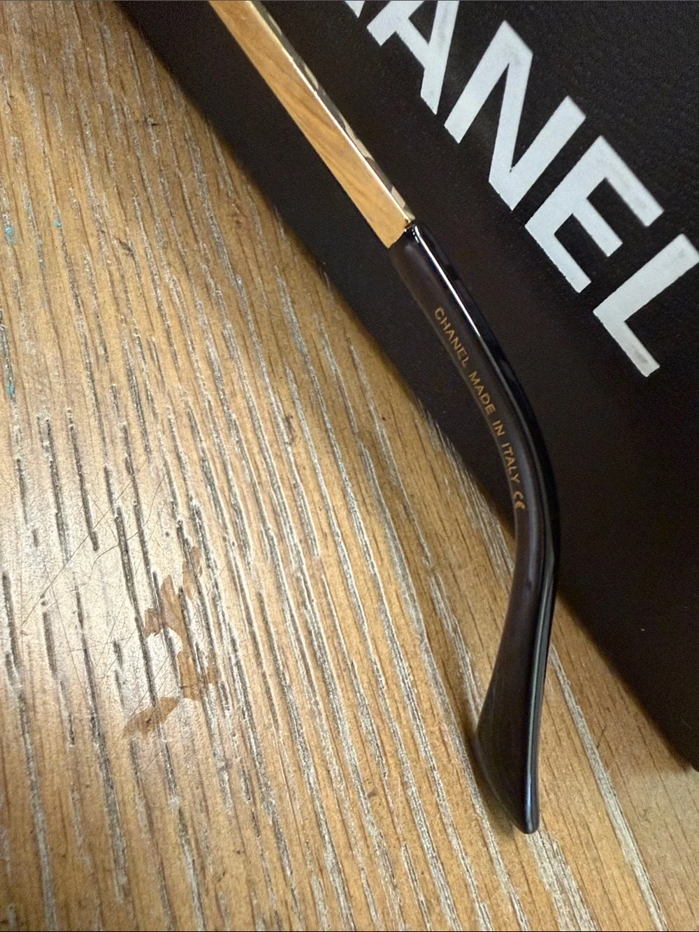 CHANEL elegant rimless